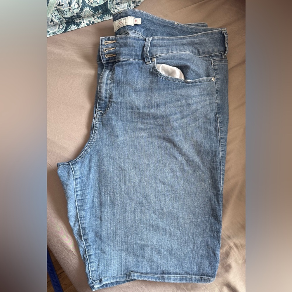 Torrid Bermuda shorts